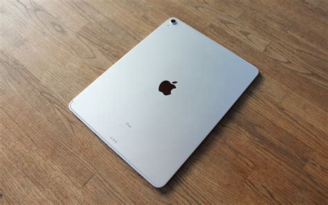 apple walks ars   ipad pros ax system   chip mlbot