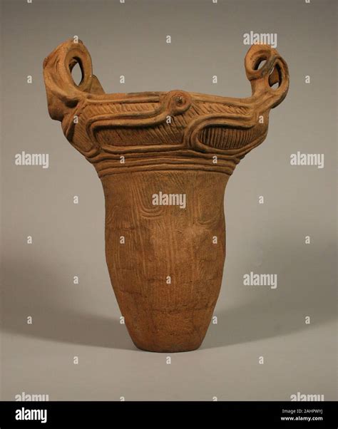 Japanese pottery making hi-res stock photography and images - Alamy