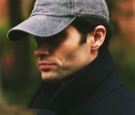 𝕴𝖈𝖔𝖓 | Joe goldberg hat, Joe goldberg with hat, Joe goldberg stalking