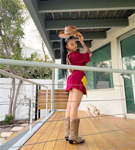 Bella's Instagram post (and story) : r/OfflinetvGirls