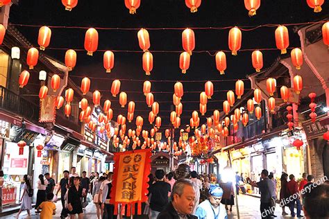 Hangzhou Nightlife: Shows, Music Fountain, Citywalk, Pedestrian Street