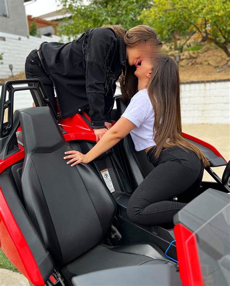 JellyFilledGirls 🏳️‍🌈 | Comment the first thing that comes to mind when