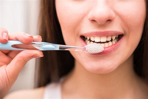 Как правильно чистить зубы | Медицинская энциклопедия