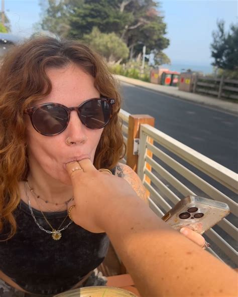 Violett | two van girls go on an adventure together; they might kiss 💋