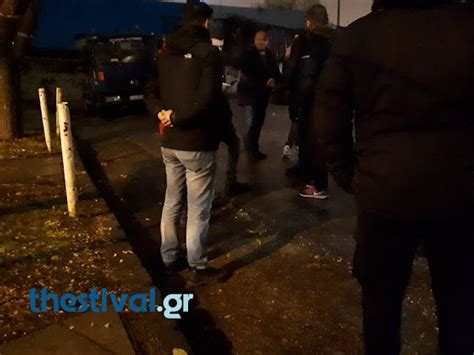 ΤΩΡΑ... Συλλαμβάνουν κόσμο έξω από το Αλεξάνδρειο...!! FACE CONTROL από ...