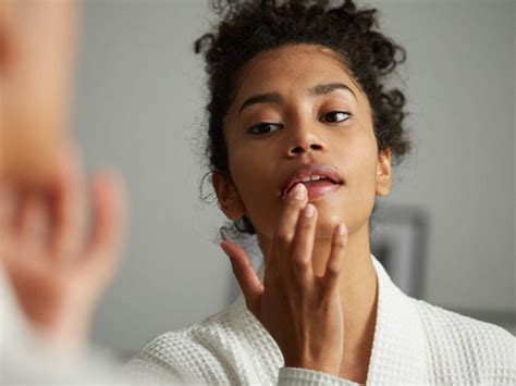 Is Dry Lips A Symptom Of Hiv | Lipstutorial.org