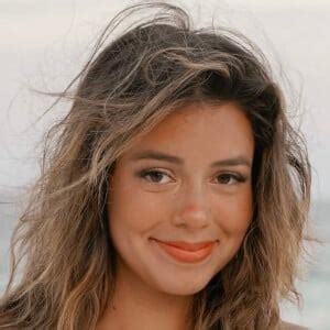 Jen Affleck - Age, Family, Bio | Famous Birthdays