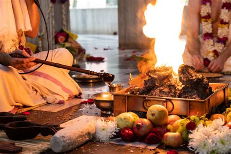 Yagna Изображения: просматривайте стоковые фотографии, векторные ...