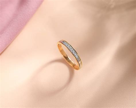 Personalized Engagement Rings: Best Engraving Ideas