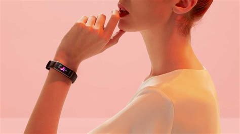 Умный браслет Huawei Band 4 официально появился в России | The GEEK