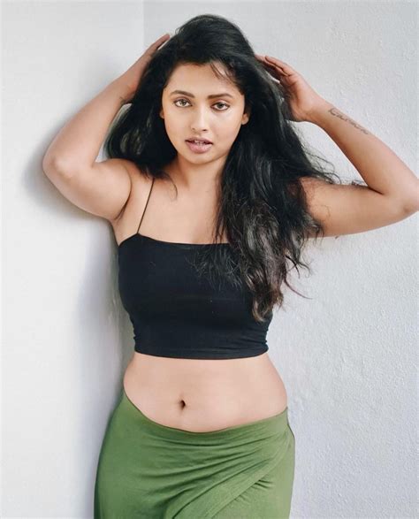 Roopashree R Nair 🥵🥵sexy mallu babe👅👅lickable armpits : r/instainfluencers