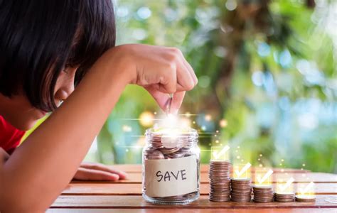The Detailed Difference Between Saving and Investing