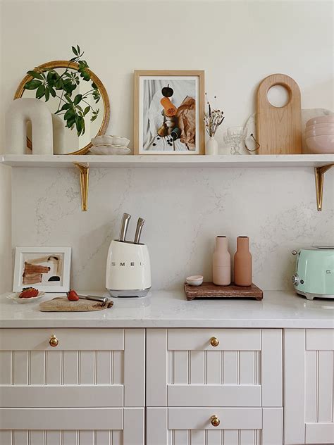 Classic Charm: Why Traditional Off-White Kitchen Cabinets are a ...