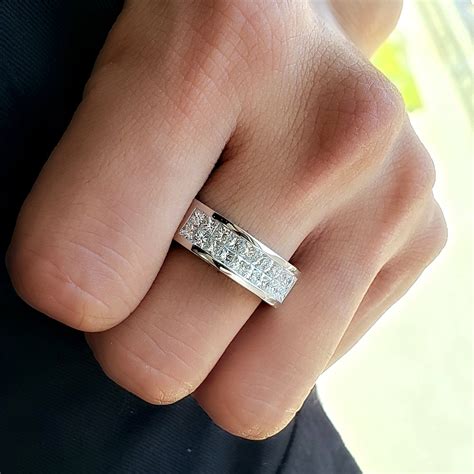 Ring Size Guide: Finding the Perfect Fit for Your Finger - The Peterson