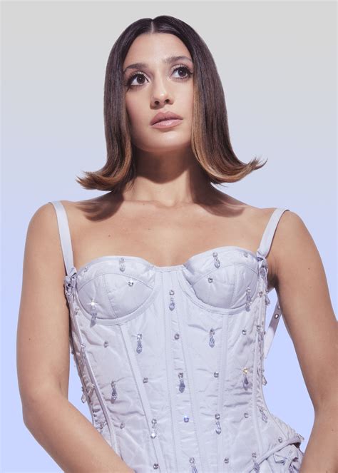 Editorial — Amanda Thesen