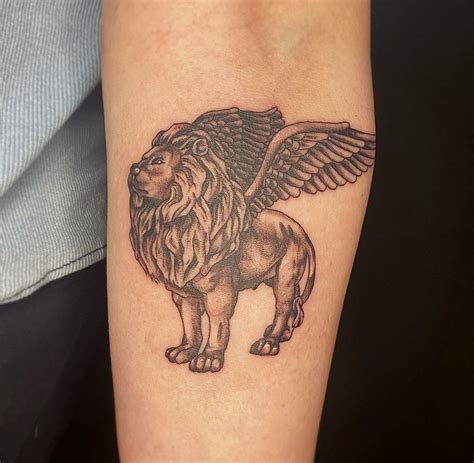 26 Lion Tattoo Meanings + Lioness & Lion Cub Tattoos | UniGuide