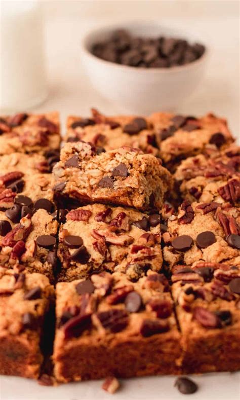 Pumpkin Oatmeal Bars with Dark Chocolate Chips – Hey, Snickerdoodle!