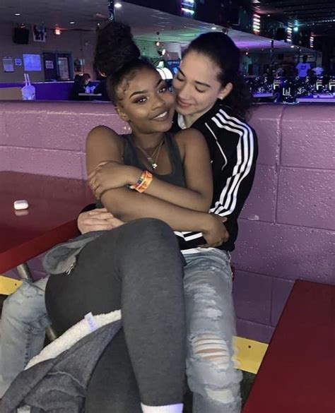 Follow @glazzeddonutt for more💗💍 | Cute lesbian couples, Cute couples