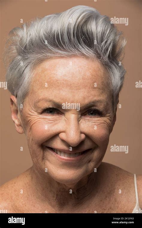 Short gray hair woman hi-res stock photography and images - Alamy