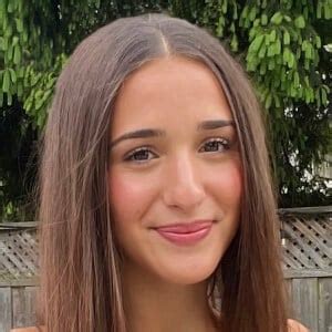 Pardiss Carello - Age, Family, Bio | Famous Birthdays