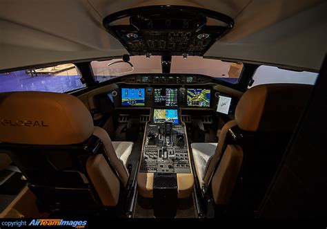 Bombardier Global 7000 - AirTeamImages.com