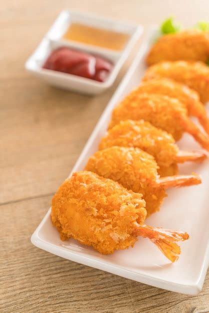 Premium Photo | Deep fried shrimp