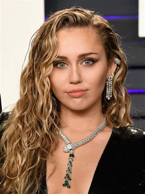 Miley Cyrus' 38 Best Hair Transformations—From Mullets to Marbled ...