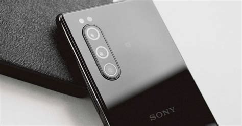lo anh render cua sony xperia  ii voi hai phien ban  sac den va xam