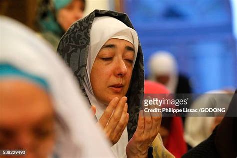 Shaykh Nazim Photos and Premium High Res Pictures - Getty Images