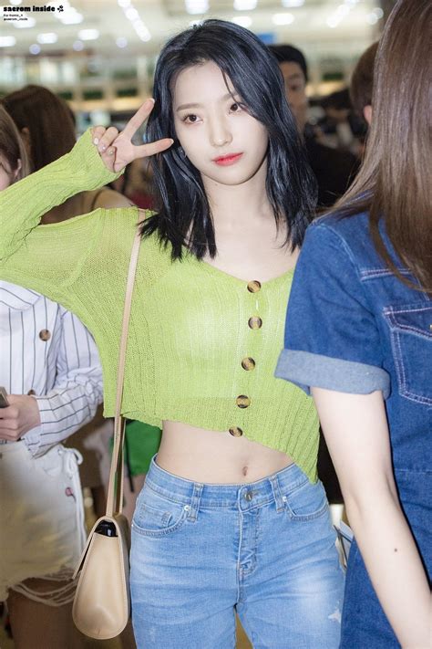 Pin on FROMIS_9 (푸로미스나인)