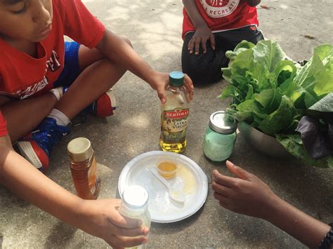 Outreach Spotlight: Exploring Flavors at the Decatur Housing Authority