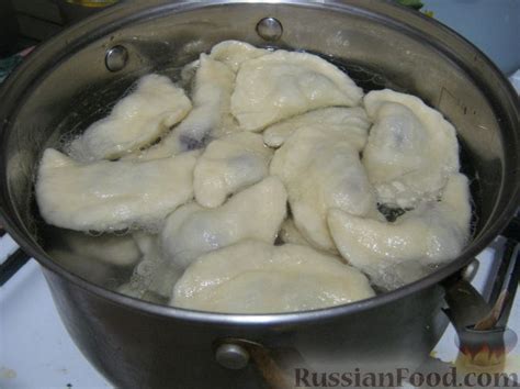 Рецепт: Вареники с вишнями "От Солохи" на RussianFood.com