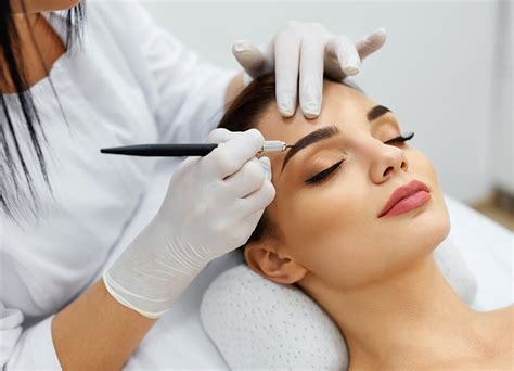 5 Skills Every Beautician Should Brush Up On | Salon Services