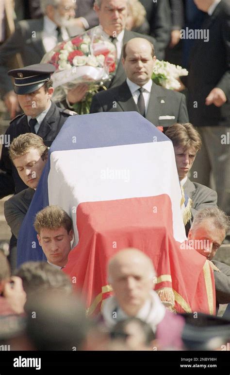 Pallbearers carry the coffin of German actress Marlene Dietrich ...