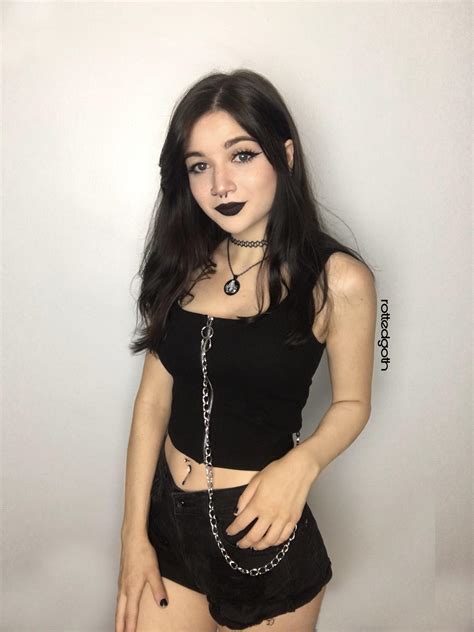 hard to be goth in this heat :/ : r/GothStyle