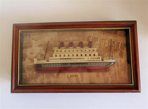 Wooden diorama depicting the famous ship TITANIC - Catawiki