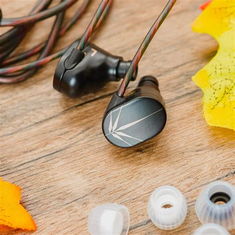 How To Choose IEMs From Moondrop: Moondrop Buying Guide 2022 — HiFiGo