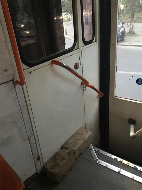 Reparatii RATB linia 36. : r/Romania