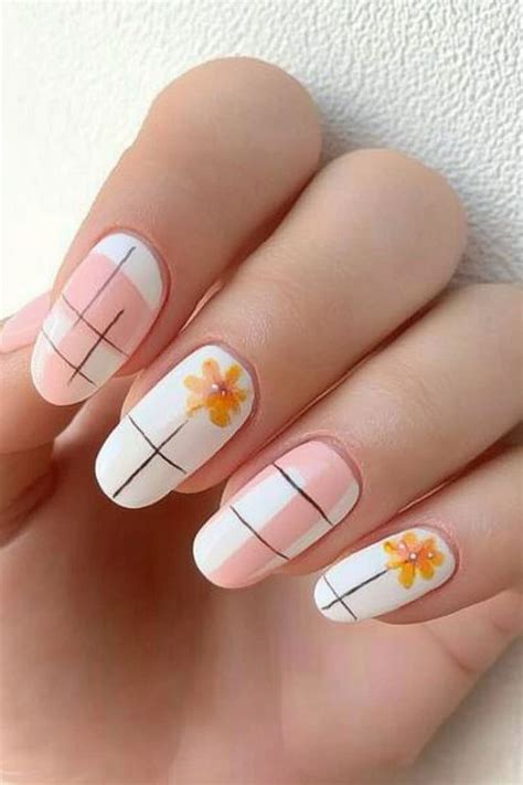 aesthetic nails  short nails  trendy chic designs