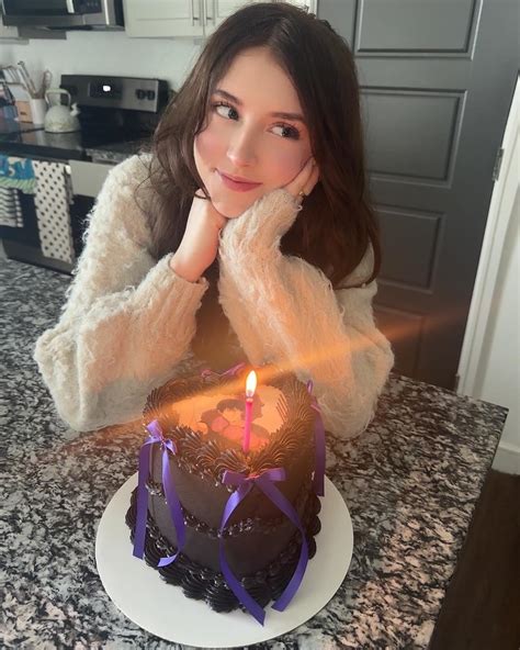 gen 🖤 | 23 🎂 ^_^ (husband on my cake ty @keawave ilysm) | Instagram