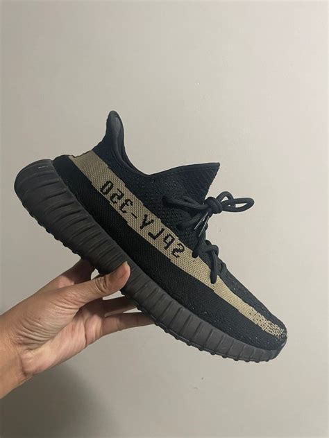 Adidas Yeezy Boost 350 V2, Women's Fashion, Footwear, Sneakers on Carousell