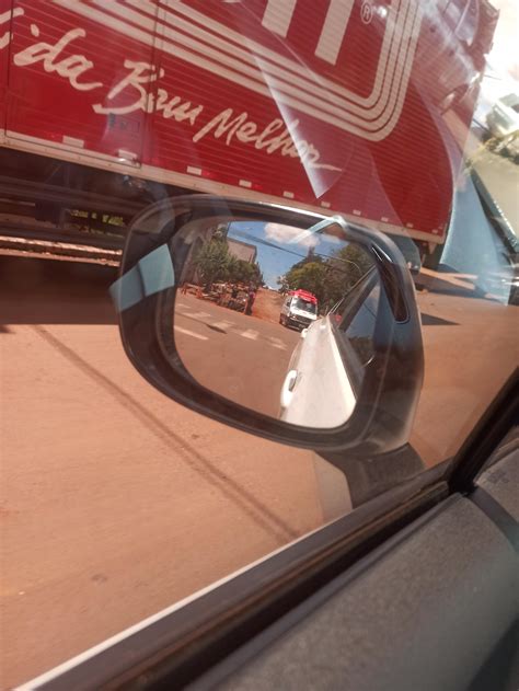 Don't use your cell phine while driving (zoom in) : r/pics