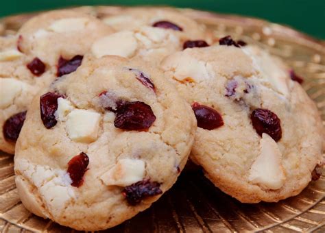 White Chocolate Craisin Cookies | Craisin cookies, Chocolate chunk ...