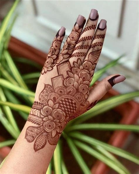 Top 60+ New Mehndi Designs | Parlours India