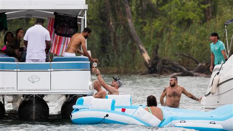 'This sucks': Gray skies dampen Jobbie Nooner party on Lake St. Clair