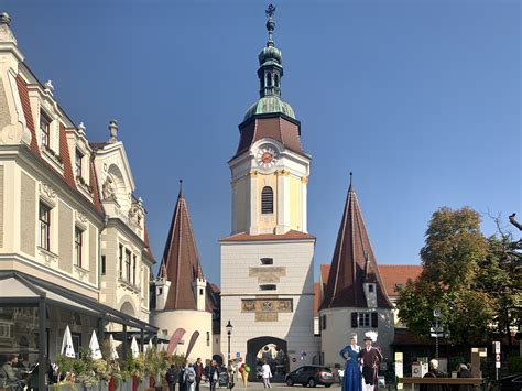 The Steiner Tor at Südtiroler Platz in Krems an der Donau › By bike