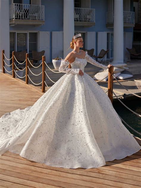 Ball Gown Wedding Dresses With Bling Strapless