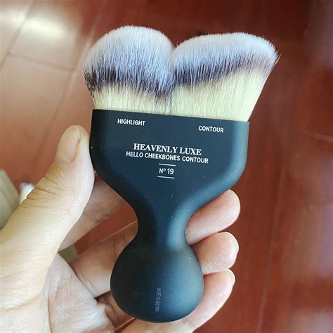 Контурная кисть #19 Heavenly Luxe Hello Cheekbones - купить с доставкой ...