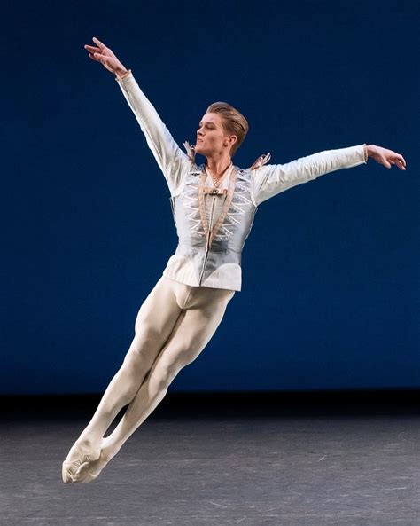 Pin by John on Male ballet dancers | Ballet photography, Ballet poses ...