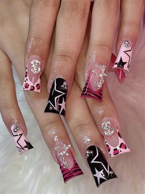 24pcs Medium Duck Bill Shaped False Nails With Green Cow & Rhinestone